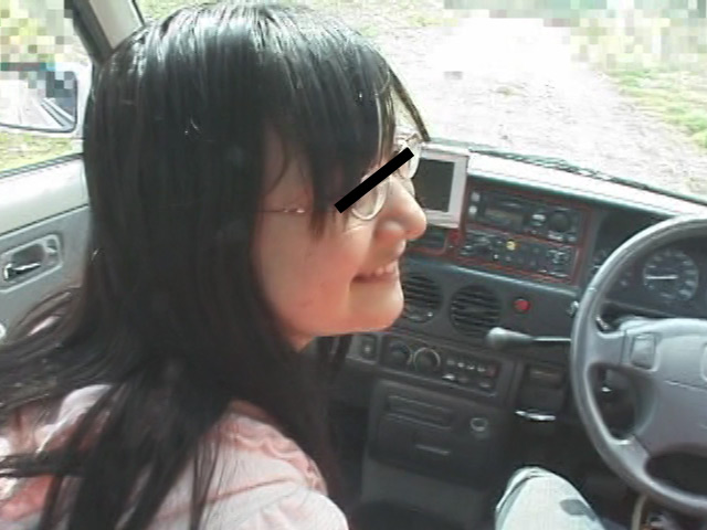 素人投稿 野外全裸 りの18歳メイド喫茶店員 001