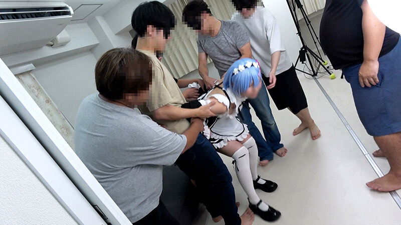 【50％OFFキャンペーン第1弾】 孕ませ特化 中出しザーメン18発 人生最大の超デカマラで腹ボコ制裁 上から目線でガチ高慢な美少女レイヤーがヨリ目発狂壮絶トランスでドM完堕ち 極限7P大乱交SEX 005