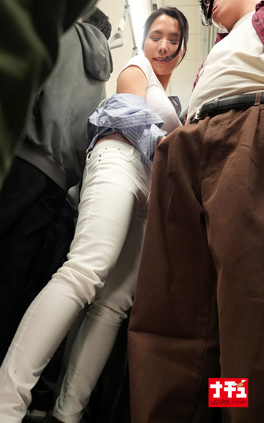 M男開発電車3 ポケット手コキで着衣内射精させる責め好きお姉さん 008