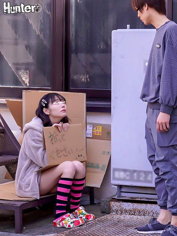 【50％OFFキャンペーン第2弾】 【独占】 神待ち家出少女に「家に泊めてあげるから」と言って自宅に招き入れ即押し倒しずーっとそのままSEXしまくり！友達も呼んで代わる代わるハメまくり！ 004