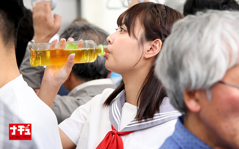 ミニスカ生足羞恥10 短いスカートをめくってバックからやりまくれ！ 002
