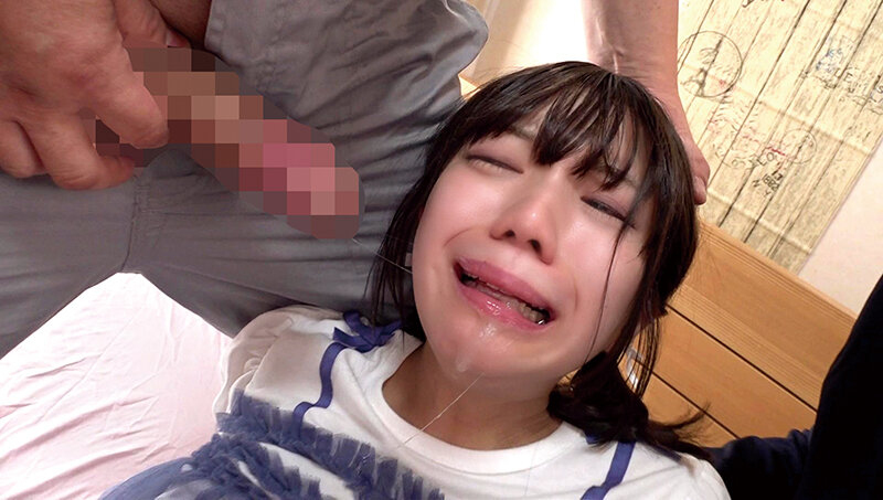 【準新作】 強●回避かくれんぼ お父さんとお義母さんが居ない間に、知らないおじさん達がやってきました。怖かったので、逃げました。押し入れにも隠れました。でも、捕まってしまいました…。 日向由奈 020