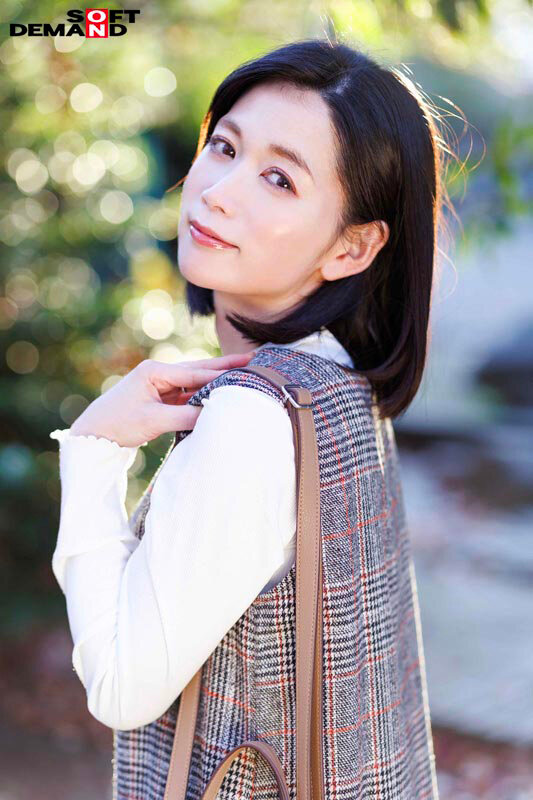 本物人妻 小泉玖美41歳 最終章 隠していた私の願望 最後に全て叶えて 10人の男達と絡み合い全てのザーメンを膣内に受け入れる 人生最絶頂の生中出し不倫 003