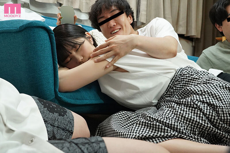 新歓コンパNTR ※胸糞注意 上京したばかりの遠距離恋愛彼女がテニサーの【歓迎コンパ】で1年生を喰いまくってるヤリチン男子に1晩中ハメられイカされていた話 純白彩永 007