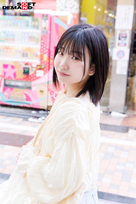 未だ恋も知らない処女 湯浅紬(20) クラスで唯一物怖じせずに話せる、化粧っ気のない二次元エロ好き女オタク。そんなあの娘が東京でAVデビュー 013