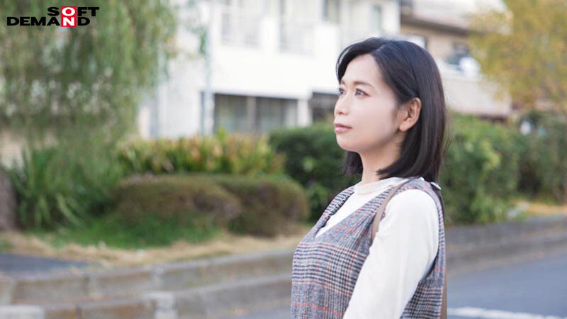 本物人妻 小泉玖美41歳 最終章 隠していた私の願望 最後に全て叶えて 10人の男達と絡み合い全てのザーメンを膣内に受け入れる 人生最絶頂の生中出し不倫 018